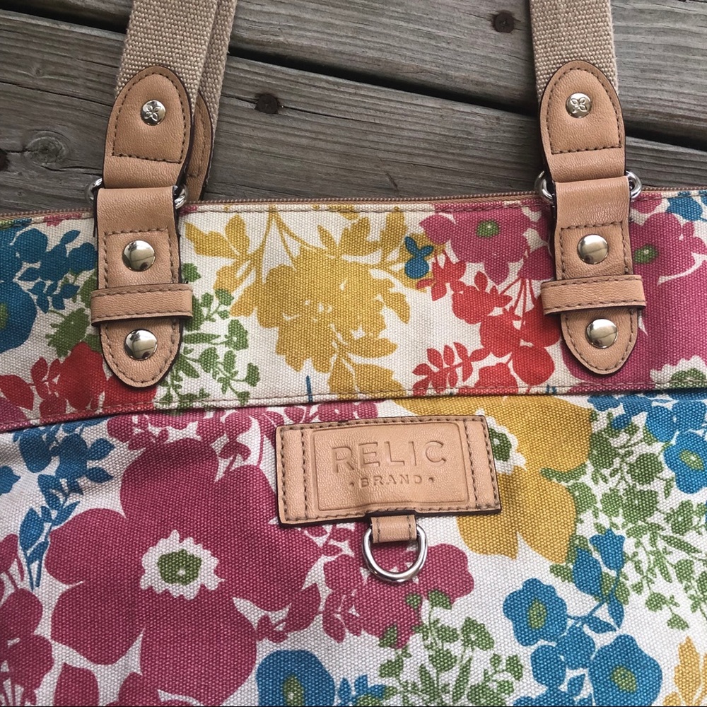 Relic Floral Shoulder Bag - Picture 4 of 12